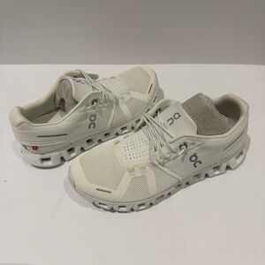 On Tennis Shoes 8.5 NEW